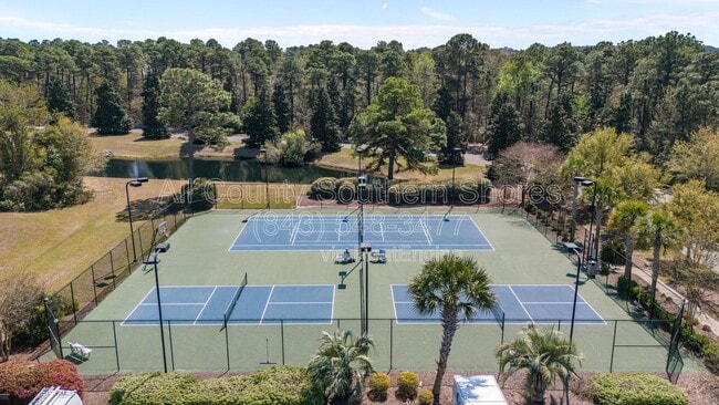 Building Photo - 264 Viareggio Road