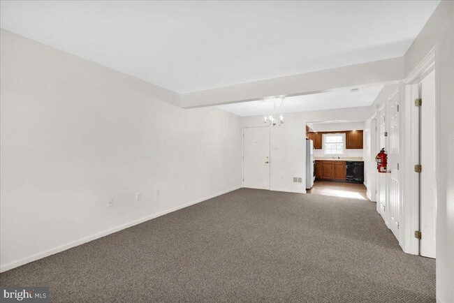 Building Photo - 620 Pine St