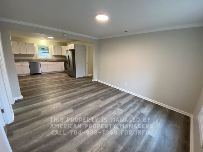 Building Photo - 135 Earnhardt Ave