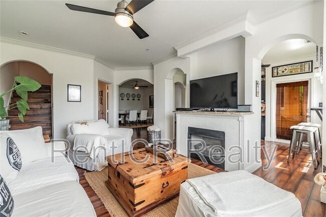 Building Photo - 2717 Via Cipriani