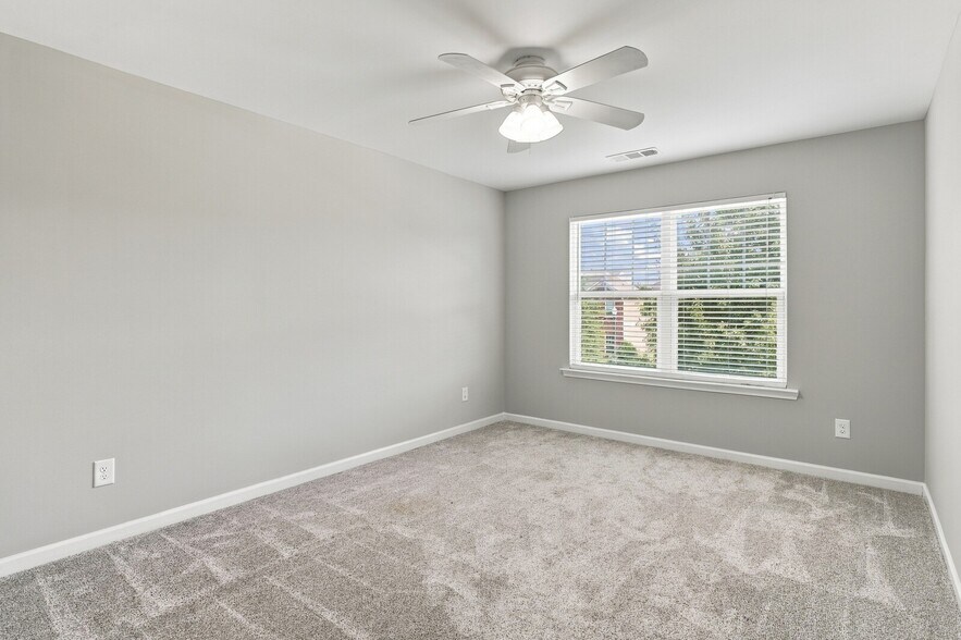 Building Photo - 132 Slaters Dr