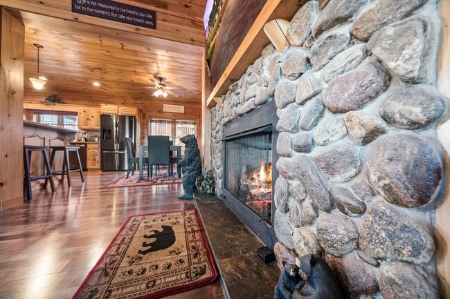 Building Photo - Sevierville 37876 - 3 bedroom, 3.5 Bath, 2486 sq. ft. Cabin and a 672 sq. ft. Studio above garage...