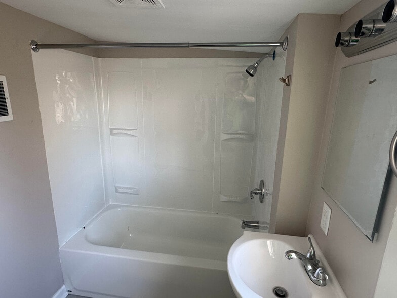 New shower - 1407 New York Ave