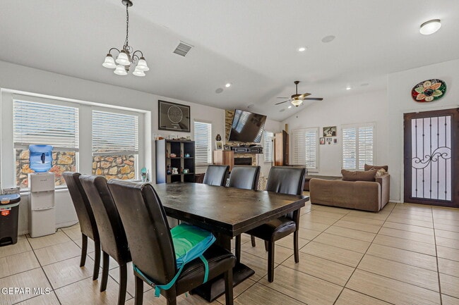 Building Photo - 12748 Tre Maximiliano Ave