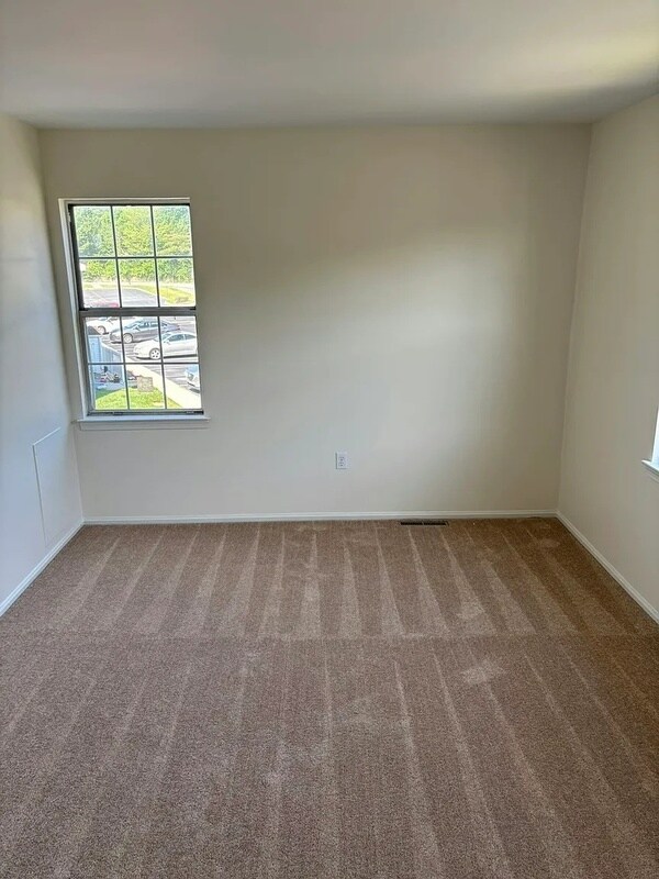 Building Photo - 307 Cobble Creek Curv