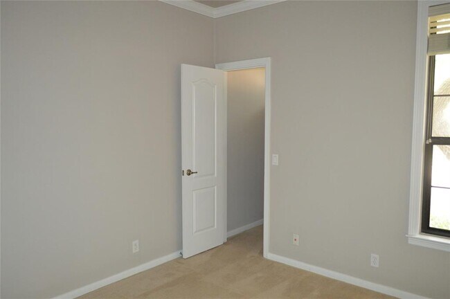 Building Photo - 4200 Dot Dr
