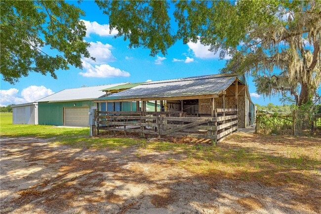 Building Photo - 3/2 Farm Home on 18.25 acres