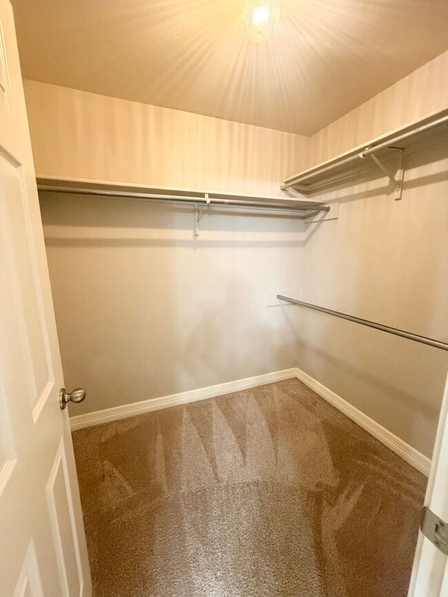 Building Photo - 4 bedroom near South Tyler!