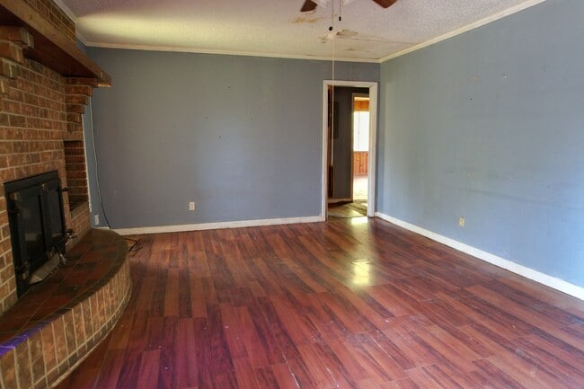 Building Photo - 460 Rogers St NW