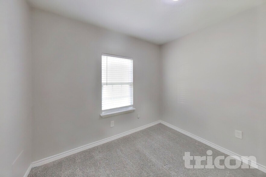 Building Photo - 18311 Autumn Trails Ln