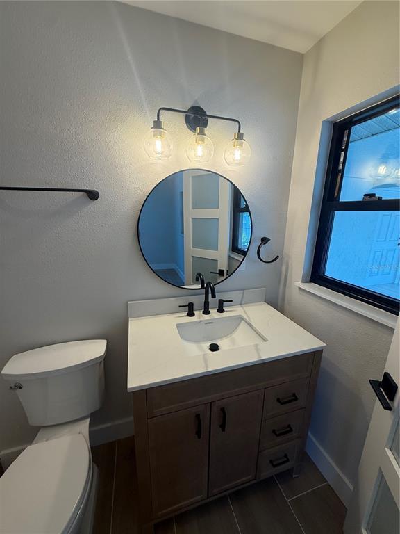 Building Photo - 808 25th Ave W