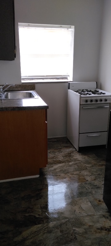 Building Photo - 823 S 2nd St