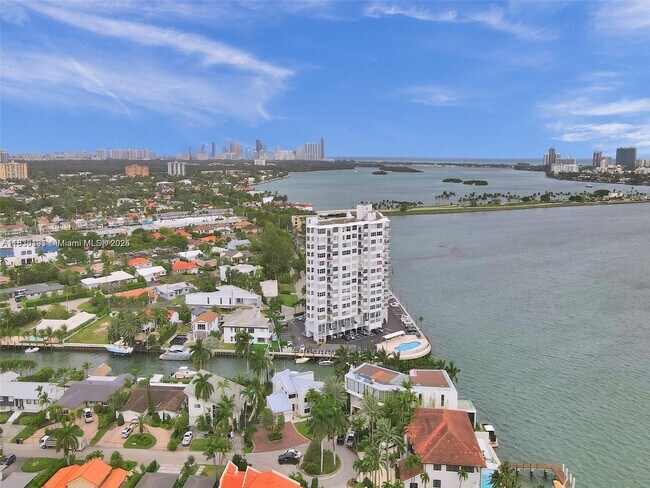 Building Photo - 11930 N Bayshore Dr