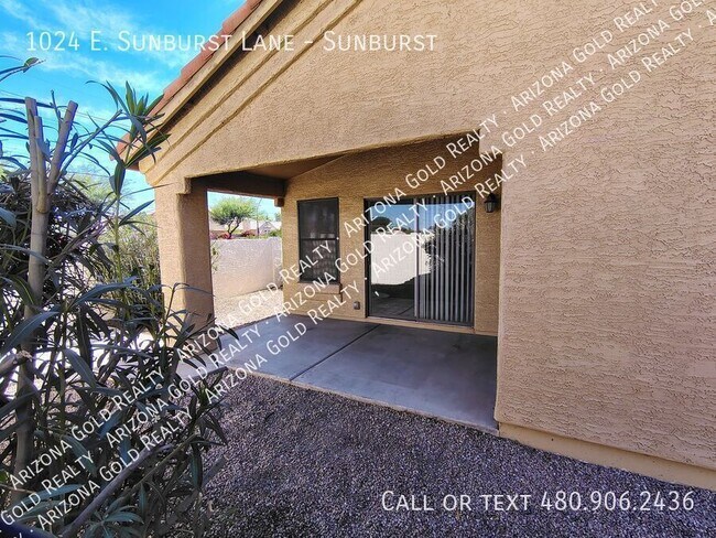Building Photo - 1024 E Sunburst Ln