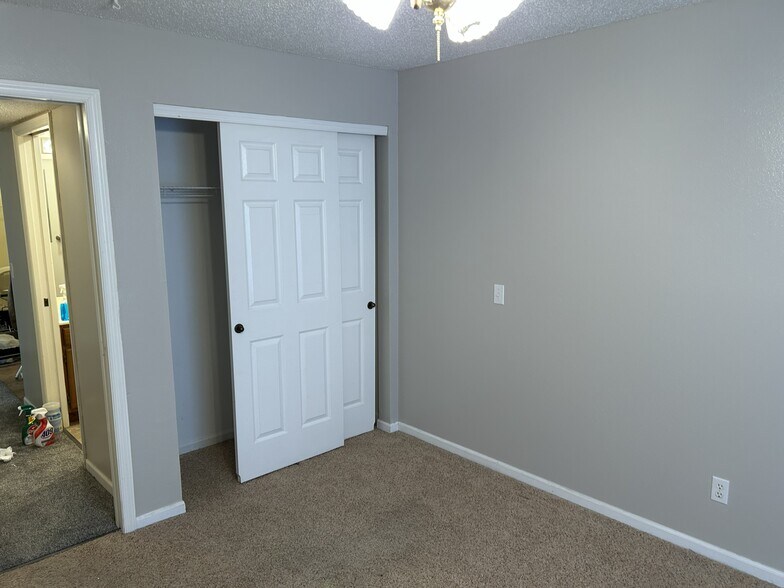 Building Photo - 110 Vixen Cir