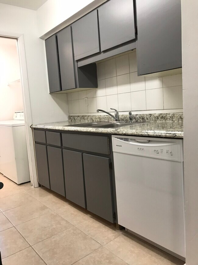 Building Photo - 12230 Fox Hound Ln