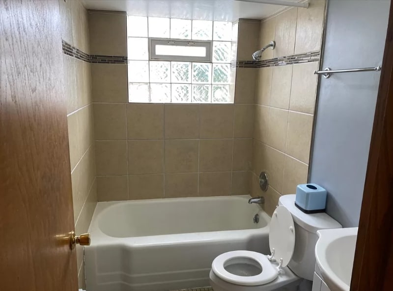 Building Photo - 6805 W Montrose Ave