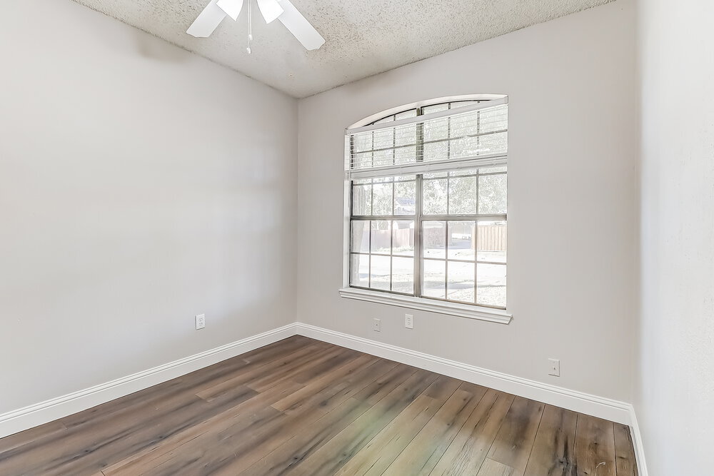 Building Photo - 1162 Hemlock Dr