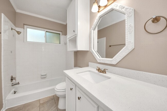 Building Photo - 11923 Briar Forest Dr