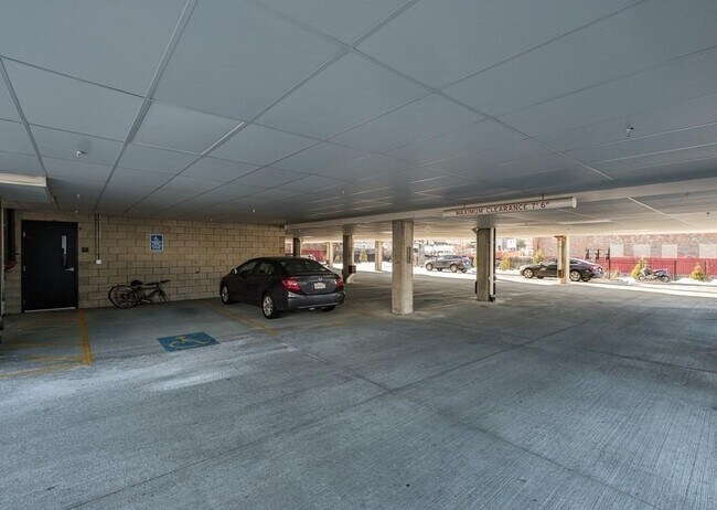 Building Photo - 16 Laurel St