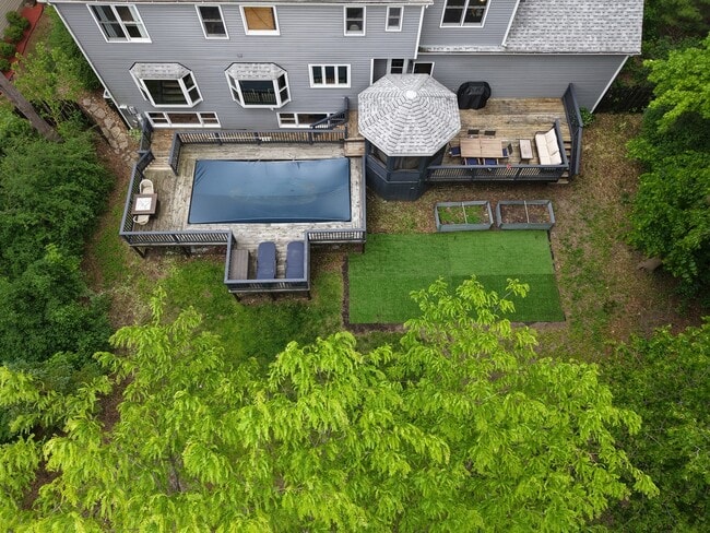 Building Photo - 155 Salford Dr