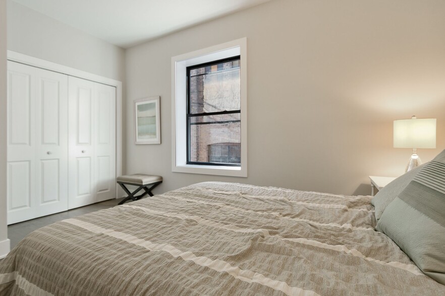 Building Photo - 2620 N Rockwell St