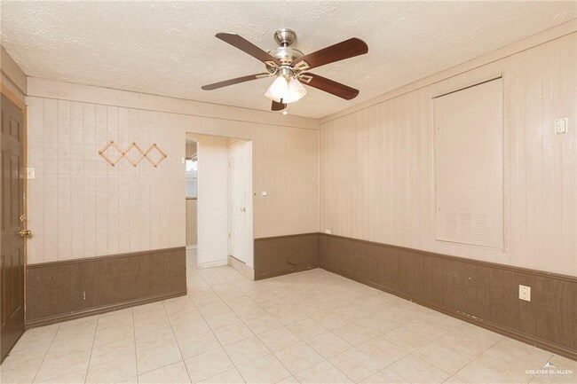 Building Photo - 15 Stagecoach Dr