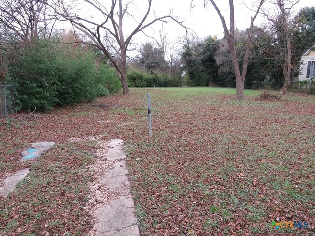 Building Photo - 214 E Munroe Ave