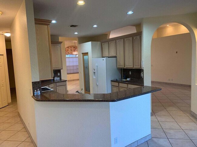 Building Photo - 11301 Edgewater Cir