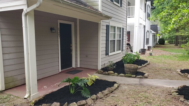 Building Photo - 6207 Spruce Bough Ct