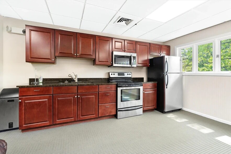 Building Photo - 120 Fisherville Rd