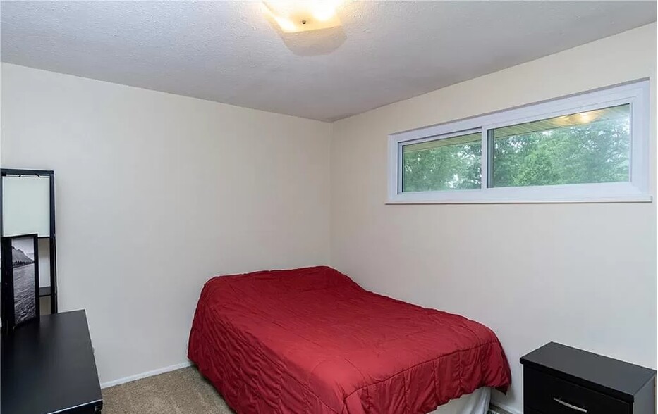 Bedroom 3 - 1286 Laurel Dr