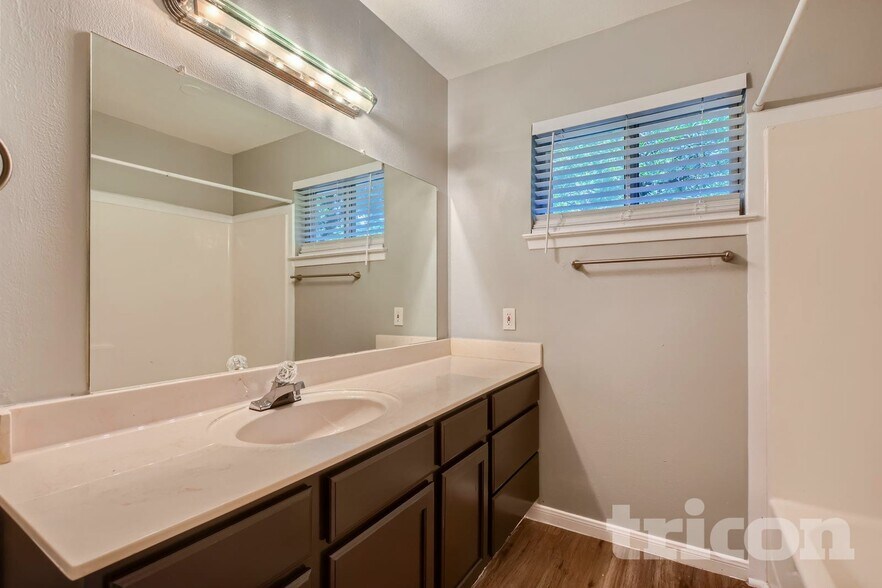 Building Photo - 2606 Olympia Ct