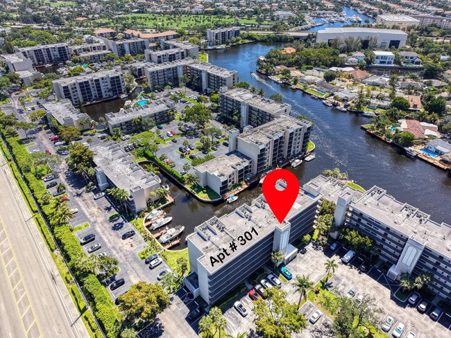 Building Photo - 17 Royal Palm Way