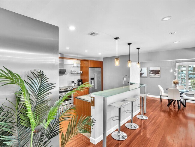 Building Photo - 1786 NE 21st St