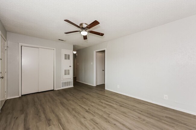 Building Photo - 2 BR/1BA | Newly Renovated Single Family Home | 1-Car Covered Parking | Gated backyard