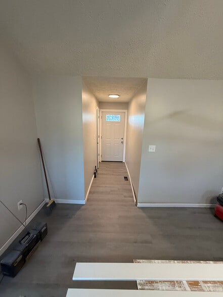 Building Photo - 4351 W Weaver Rd