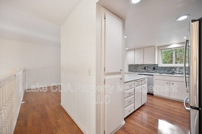 Building Photo - 12616 N Emerald Dr