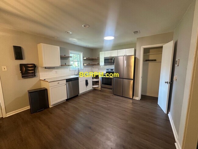 Building Photo - 3 Bed House for rent in NLR