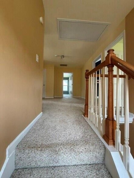 Building Photo - 1020 Capstone Ct