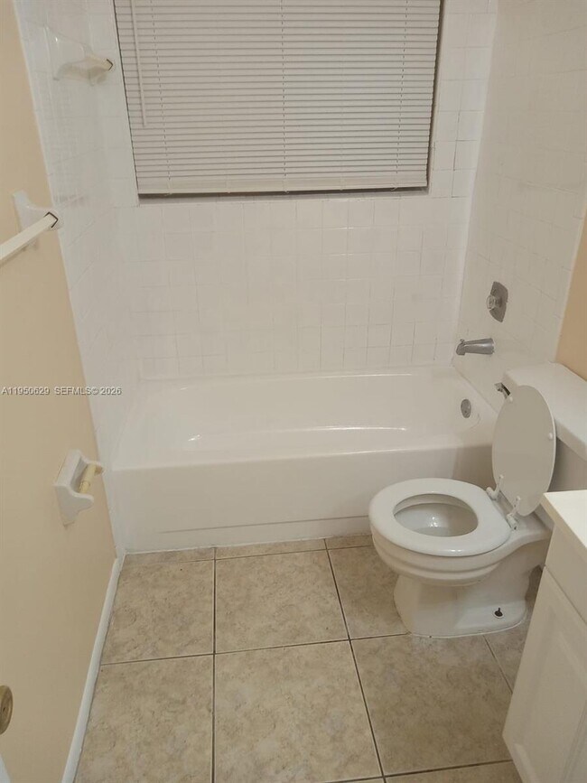 Building Photo - 11394 Royal Palm Blvd