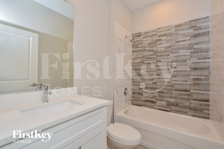 Building Photo - 1521 Eloise Ct