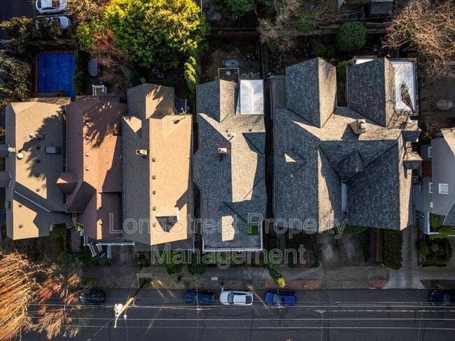 Building Photo - 2338 NW Hoyt St