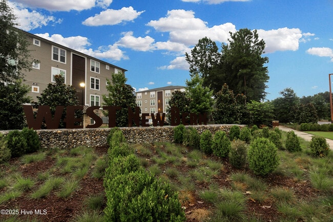 Building Photo - 1011 Yellowwood Aly