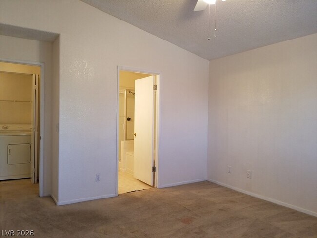 Building Photo - 733 Wheat Ridge Ln