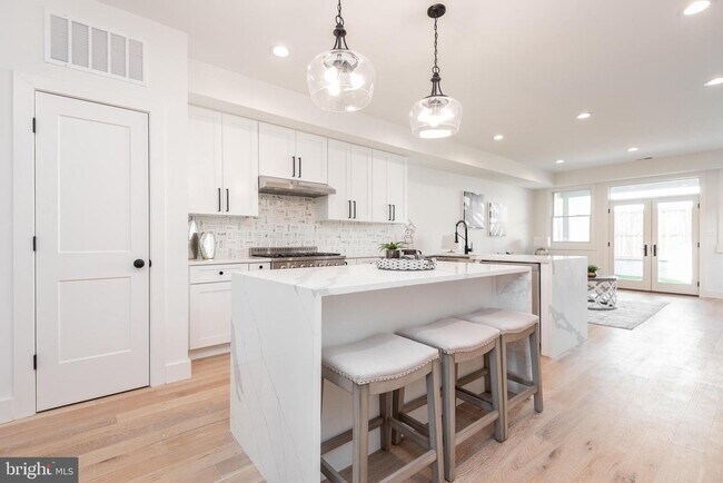 Building Photo - 309 N Patrick St