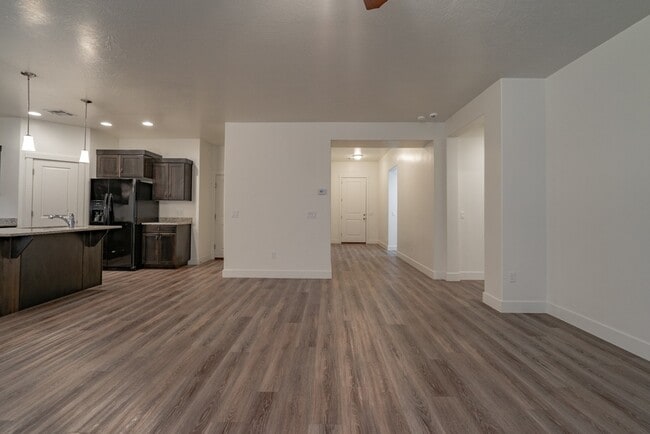 Building Photo - Small Dog Friendly Home With RV Parking