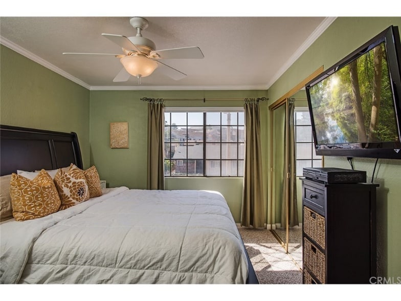 Building Photo - 4151 Hathaway Ave