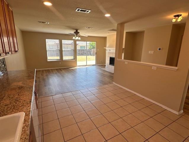 Building Photo - 5880 Crestview Dr