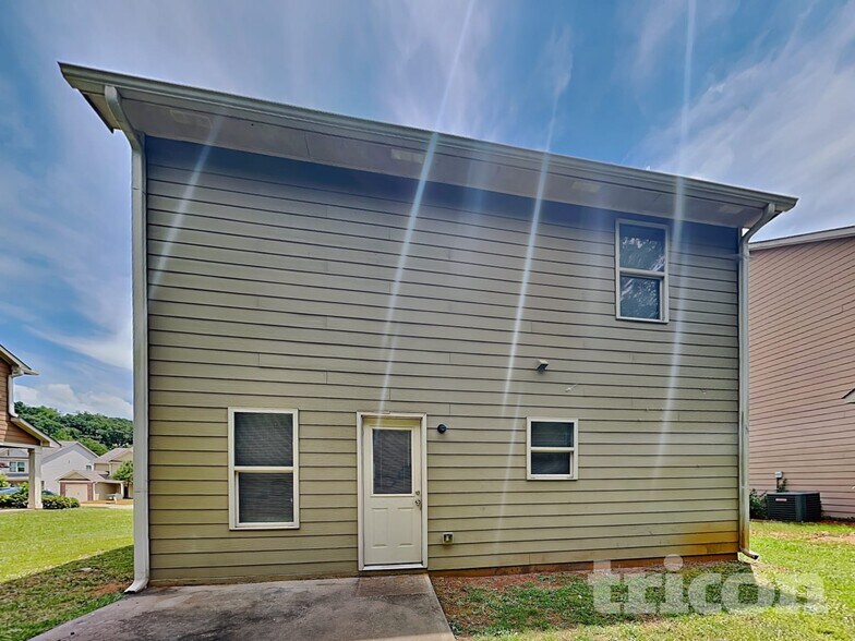 Building Photo - 41 Carriage Hls Dr SE